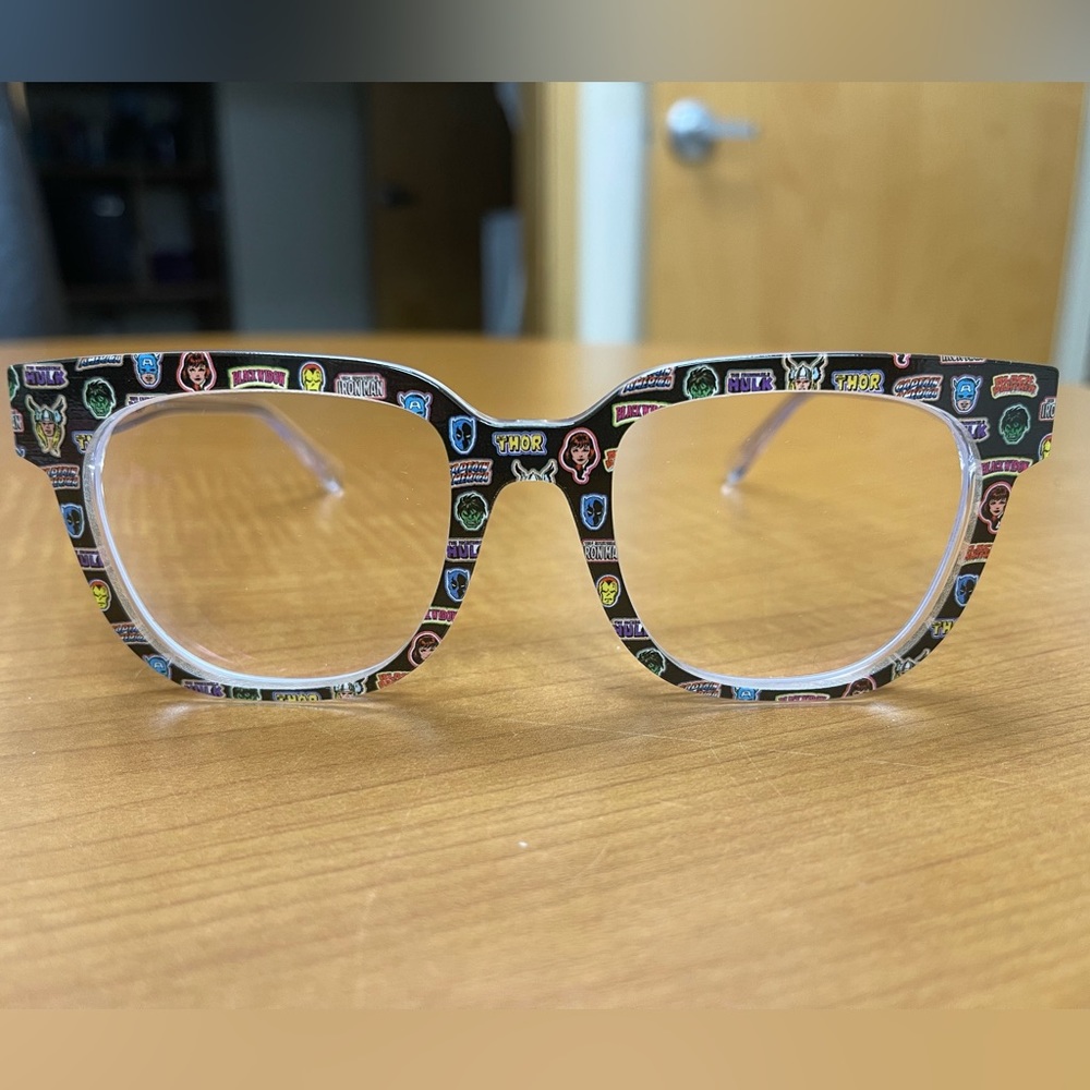 Pair Eyewear “Murphy” Cover